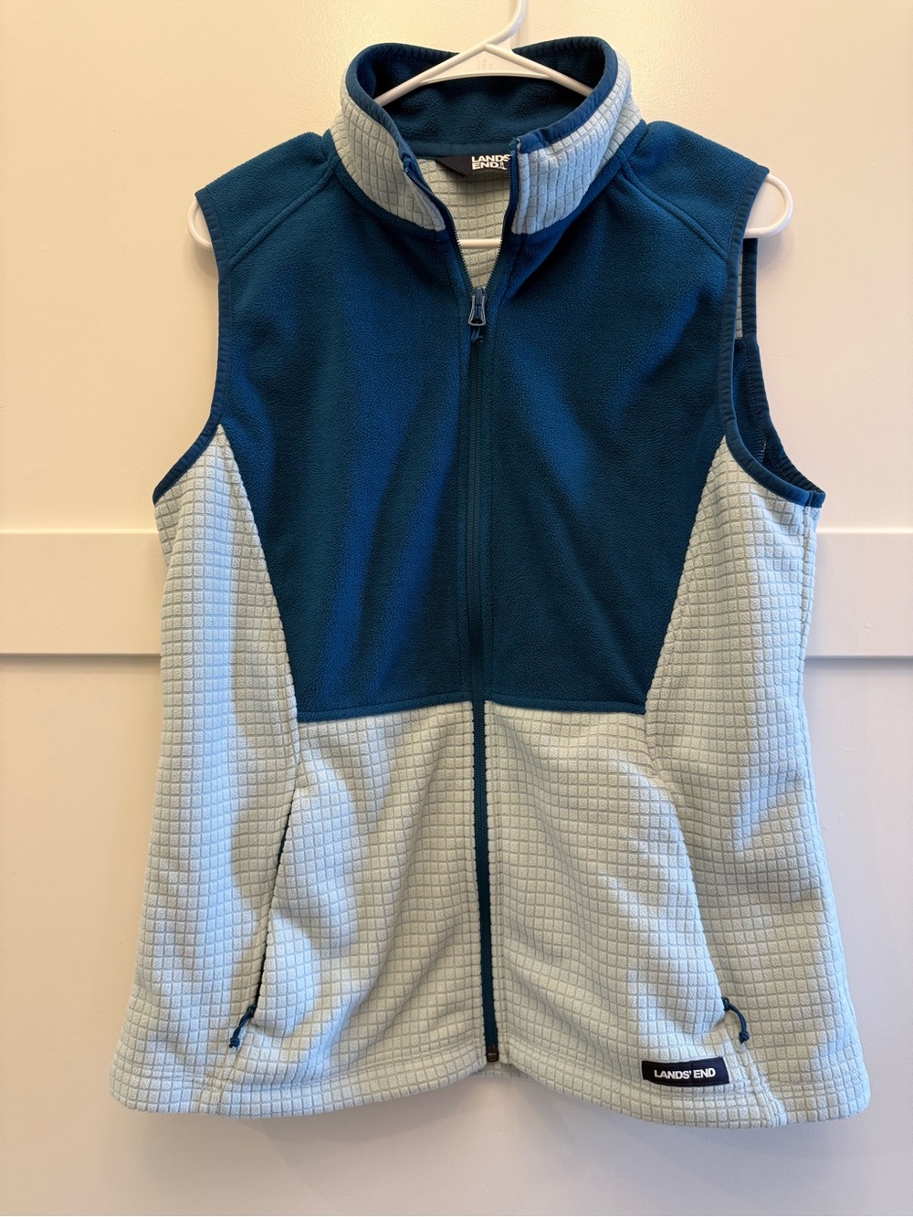Lands’ End Women’s M Blue Fleece Full Zip Vest Textured Colorblock Outdoor - Picture 2 of 8